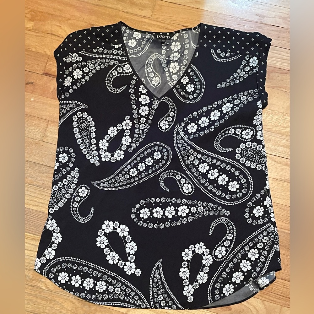 NEW Express  women’s black paisley print blouse size large L